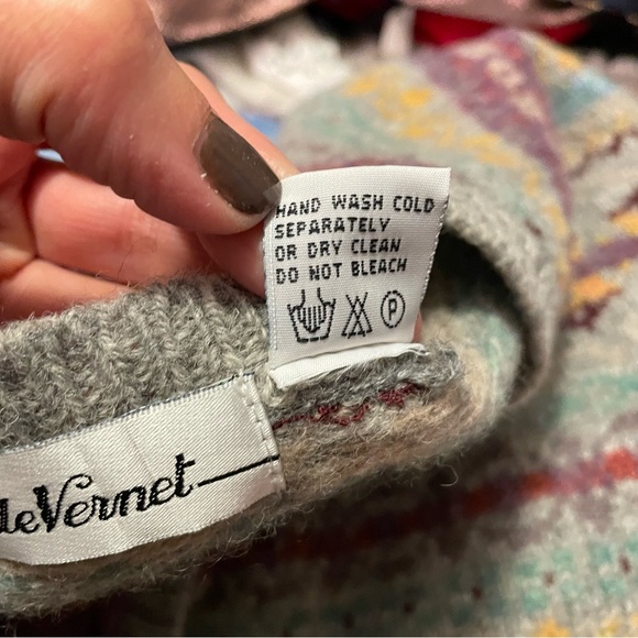 Vintage Claude Vernet Sweater Vest Shetland Wool V Neck Gray Black Size Large - Picture 7 of 7